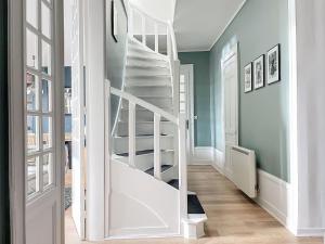 Afbeelding uit fotogalerij van Le Balcon des Vents in Granville