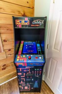 Stanza dei giochi di Balk Oasis, Mountain Views,Rustic, HotTub