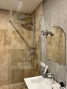 Ванная комната в Irin Hotel