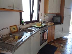 A cozinha ou cozinha compacta de Ville Alba & Azzurra