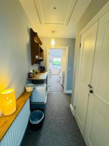 Foto Bristolis asuva majutusasutuse Totterdown's Modern & Vintage inspired Home galeriist