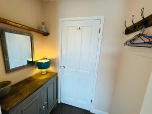 Foto Bristolis asuva majutusasutuse Totterdown's Modern & Vintage inspired Home galeriist