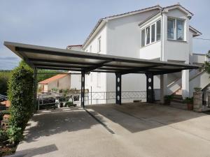 Budynek, w którym mieści się apartament