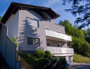 Budova, v ktorej sa apartmán nachádza