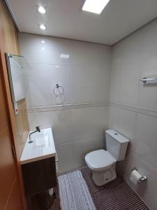 Minicasa Show, 27m², com churrasqueira e varanda!的一间浴室