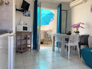 TV a/nebo společenská místnost v ubytování Residence Motel Corsicana