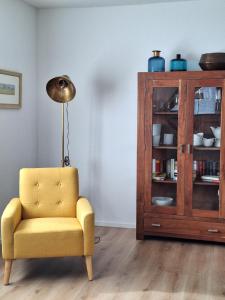 Ein Sitzbereich in der Unterkunft Ferienwohnung An der Karlskuppe