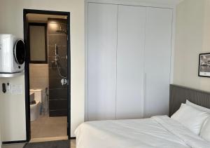 Postel nebo postele na pokoji v ubytování DD Condominium 2Bedroom Sea view Georgetown Penang