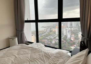 Postel nebo postele na pokoji v ubytování DD Condominium 2Bedroom Sea view Georgetown Penang