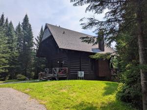 Fotografie z fotogalerie ubytování Cote Nord Tremblant Chalet Louie v destinaci Lac-Superieur