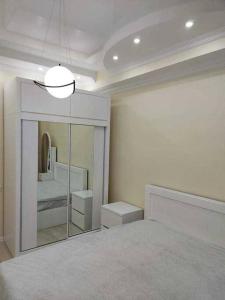 Ein Bett oder Betten in einem Zimmer der Unterkunft apartment for rent in old tbilisi
