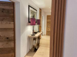 Fotografie z fotogalerie ubytování Elegant apartment in Flims close to Lake Caumasee v destinaci Flims