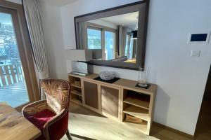 Fotografie z fotogalerie ubytování Elegant apartment in Flims close to Lake Caumasee v destinaci Flims