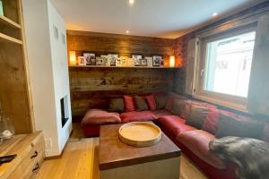 Posezení v ubytování Elegant apartment in Flims close to Lake Caumasee