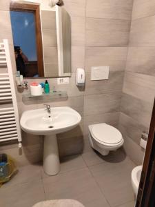 Koupelna v ubytování Hotel Lombardia