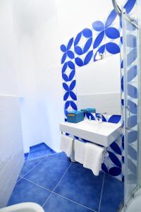 Koupelna v ubytování Blue View Luxury Rooms