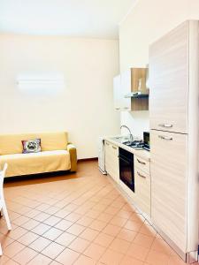 Ett kök eller pentry på Appartamenti Sul Mare