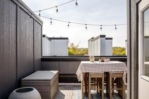 Balkón nebo terasa v ubytování The Loft on Gillis AC Downtown Beach Rooftop