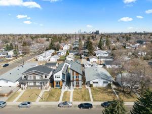 an aerial view of a residential neighborhood with houses at Modern Luxury Home - King Bed•Arcade•WEM•A/C in Edmonton