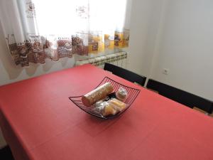 Comida en o cerca de este apartamento