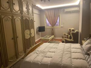 Φωτογραφία από το άλμπουμ του 3BR Super Lux Apartment Mohandeseen Perfect for Families στο Κάιρο