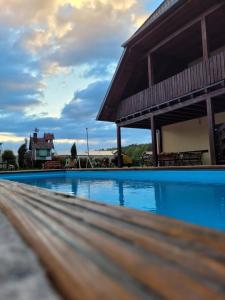 Piscina di Dom Bartek o nelle vicinanze