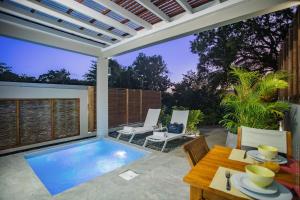 Bassein majutusasutuses Cocoonhuts Résidences Martinique või selle lähedal