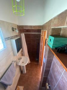 Et badeværelse på Departamento en San Rafael, Mendoza