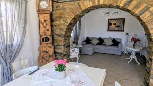 ティノス・タウンにあるAnoi House by the sea Agios Fokas Tinosのギャラリーの写真