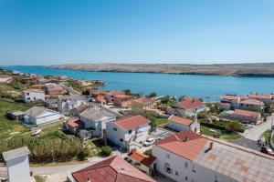 Afbeelding uit fotogalerij van Apartman Mojca Dinjiška Pag in Dinjiška