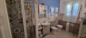 A bathroom at A Casa Di Lilly