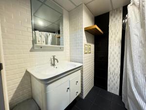 Koupelna v ubytování Mountain View room located in Nimman Road
