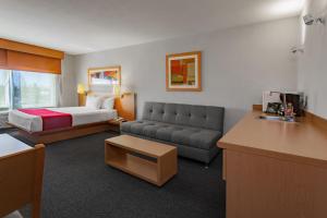 Postel nebo postele na pokoji v ubytování City Express by Marriott Celaya Parque + 36 fotografií