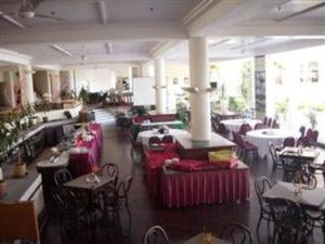 A restaurant or other place to eat at The Orient Star Resort Lumut