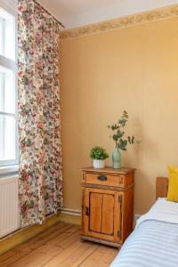 Postel nebo postele na pokoji v ubytování Kursi Summer Manor