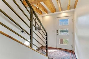 桑迪Mountain views and access! 4BR 3.5BA的相册照片