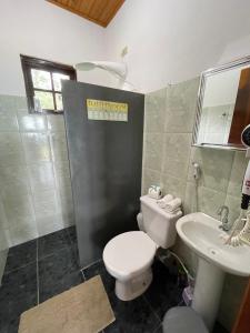 Phòng tắm tại Piscina e paz nas montanhas de Gonçalves +16 ảnh