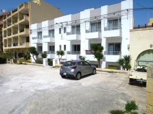 Gallery image of Close to beach unique & cozy apartment 3 balconies country Views in Mellieħa