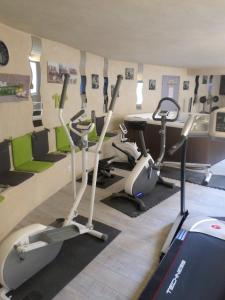 Fitness centrum a/nebo fitness zařízení v ubytování Gîtes Macarien