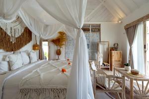 Atalaya Villas Nusa Penida - Adults only客房内的一张或多张床位