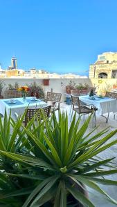 Bazén v ubytování Malta Crown guesthouse nebo v jeho okolí