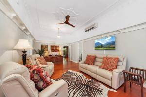 Istumisnurk majutusasutuses Masterfully Restored Queenslander Near Esplanade