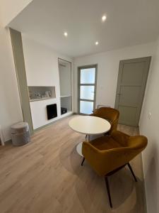 Kuchyň nebo kuchyňský kout v ubytování Hotel du Trégor