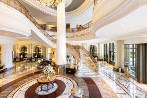 Vestibils vai reģistratūra naktsmītnē Al Habtoor Palace