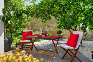 Vonkajšia záhrada v ubytovaní P Faliro Riviera Suite