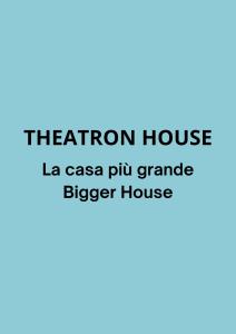 a casa pin grande SMS in casa di Theatron Houses a Catania