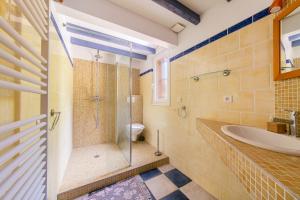 Koupelna v ubytování Soleil d'Azur - Joli Duplex avec piscine privée + 19 fotografií