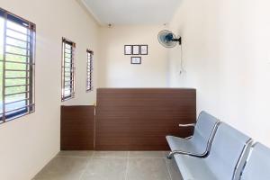 Gallery image of RedDoorz Near Batu Ampar Harbour in Jodoh