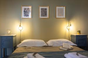 Avignon Intra-muros, vue Palais des Papes客房内的一张或多张床位