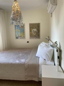 Postel nebo postele na pokoji v ubytování EPIS - large luxury apartment with sea view
